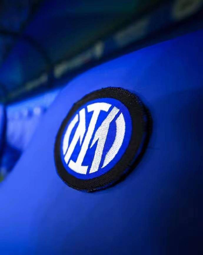 国米门将转会大反转:橡树否决维卡里奥,21岁法甲天才成新首选