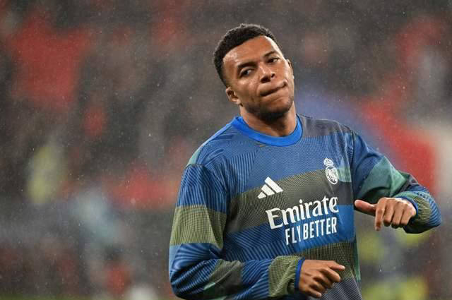 一日西甲最新动态:姆巴佩言语挑衅引发争议,巴萨承诺给予弗里克续约机会